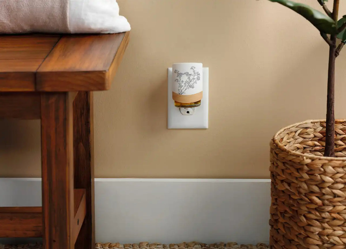 Natural Simplicity ScentPlug® Diffuser with Light ScentPlug® Diffuser