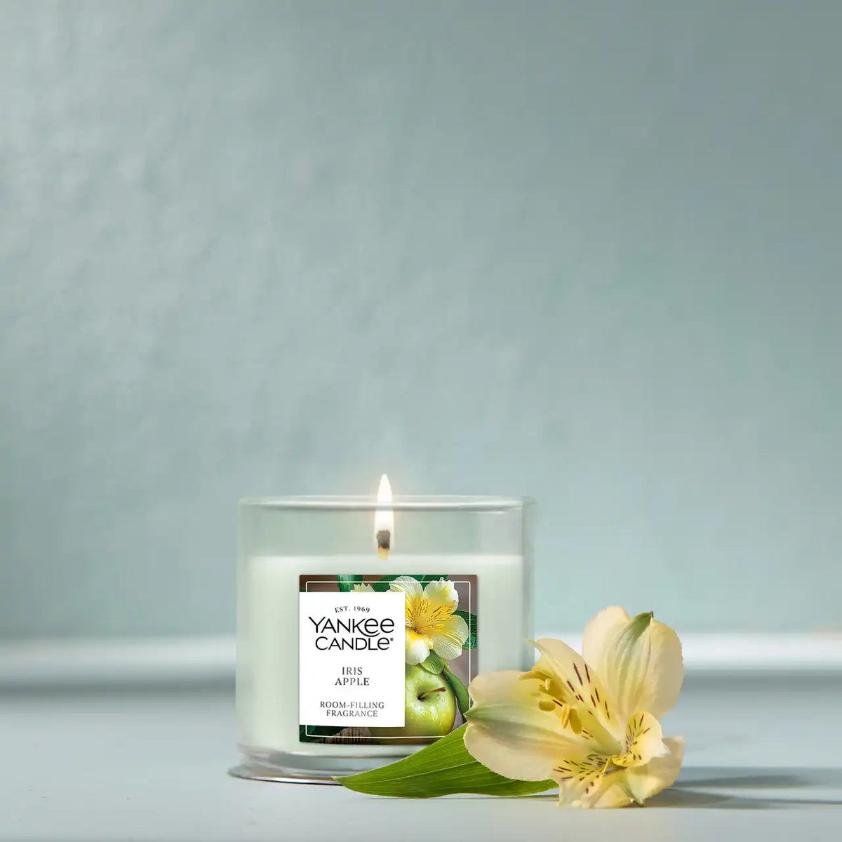 Iris Apple Small Tumbler Candle